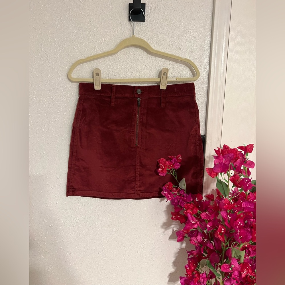 Madewell | Stretch Velveteen Straight Zip Mini Skirt | size 28